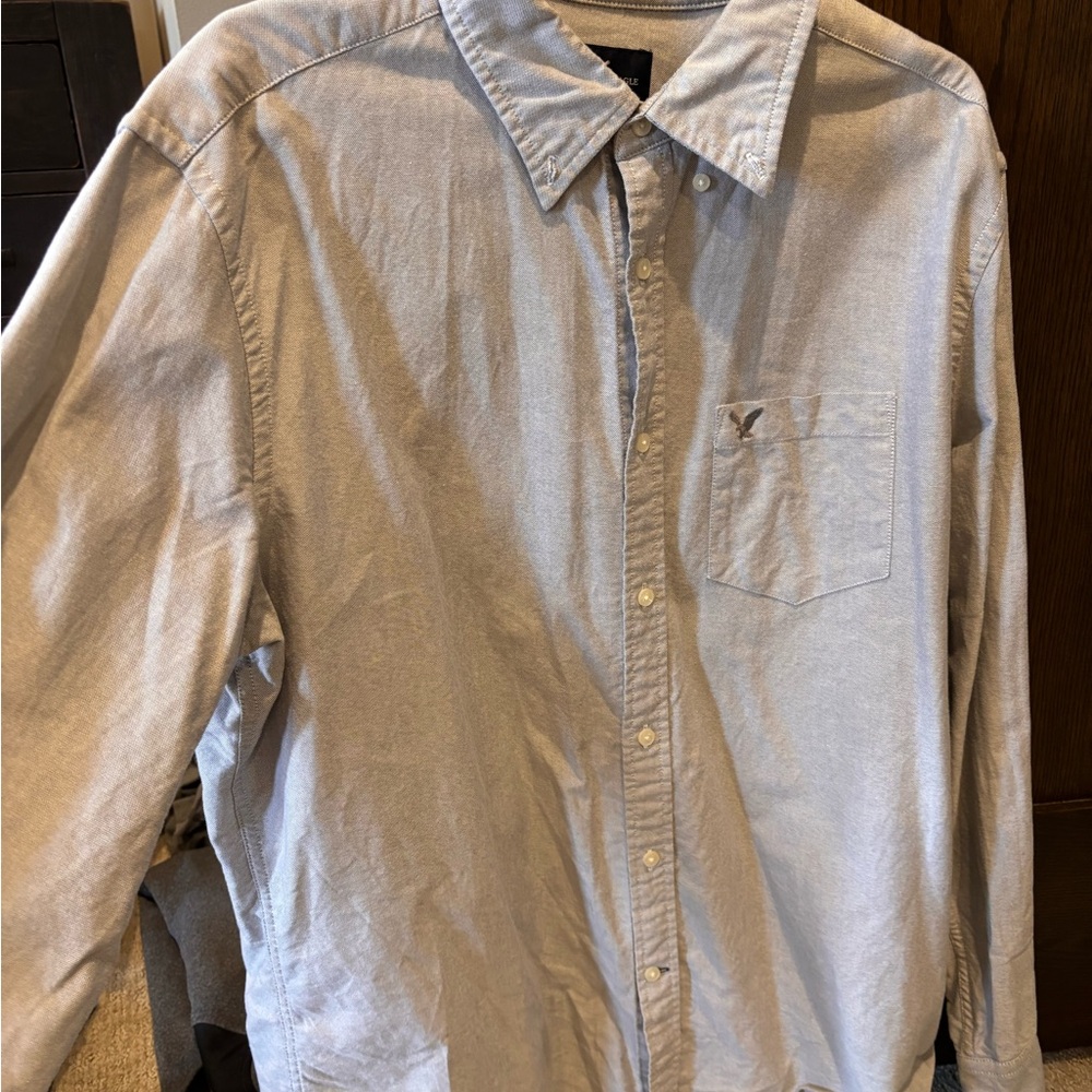 Men's Gray Button-Up Shirt